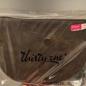 Cross body thirty one